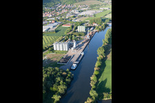 Vue aérienne de Zone industrielle de Schmachtenberg à Zeil am Main dans le département Bavière, Allemagne