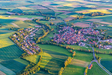 Vue aérienne de Du nord à le quartier Rügheim in Hofheim in Unterfranken dans le département Bavière, Allemagne