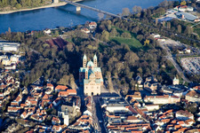 Cathédrale à Speyer dans le département Rhénanie-Palatinat, Allemagne vue d'en haut