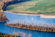 Vue aérienne de Voiliers sur le Vieux Rhin d'Otterstadt à Otterstadt dans le département Rhénanie-Palatinat, Allemagne