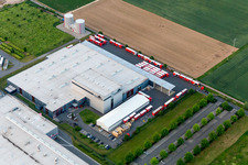 Vue aérienne de Entrepôts et bâtiments d'expédition de Tricor Packaging & Logistics AG à le quartier Offenbach in Offenbach an der Queich dans le département Rhénanie-Palatinat, Allemagne