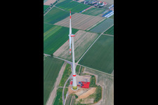 Photographie aérienne de Dernier chantier du parc éolien de Hatzenbühler à Hatzenbühl dans le département Rhénanie-Palatinat, Allemagne