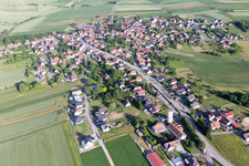 Vue aérienne de Schœnenbourg dans le département Bas Rhin, France