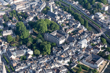 Vendôme dans le département Loir et Cher, France depuis l'avion