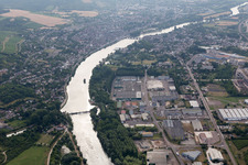 Vue aérienne de Joigny dans le département Yonne, France
