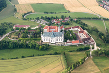 Vue oblique de Complexe monastique et muséal Neresheim à Neresheim dans le département Bade-Wurtemberg, Allemagne