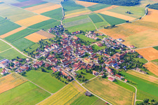 Vue aérienne de Vue du village depuis le nord-ouest à le quartier Bollstadt in Amerdingen dans le département Bavière, Allemagne