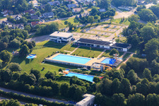 Vue aérienne de Piscine extérieure sur le Schellenberg à Donauwörth dans le département Bavière, Allemagne