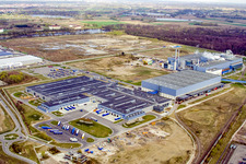 Vue aérienne de Zone industrielle d'Oberwald, usine de papier de palme à Wörth am Rhein dans le département Rhénanie-Palatinat, Allemagne