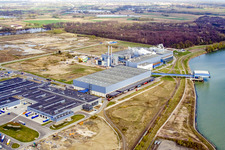 Vue oblique de Zone industrielle d'Oberwald, usine de papier de palme à Wörth am Rhein dans le département Rhénanie-Palatinat, Allemagne