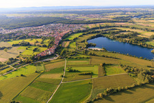 Vue aérienne de Luitpoldstraße / zone de loisirs Hinterstädel et Johanneswiesen depuis le sud à Jockgrim dans le département Rhénanie-Palatinat, Allemagne