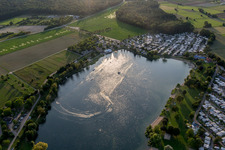 St. Leoner See, station de ski nautique à le quartier Sankt Leon in St. Leon-Rot dans le département Bade-Wurtemberg, Allemagne hors des airs