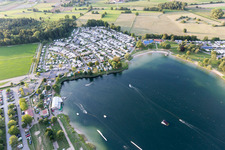 St. Leoner See, station de ski nautique à le quartier Sankt Leon in St. Leon-Rot dans le département Bade-Wurtemberg, Allemagne hors des airs