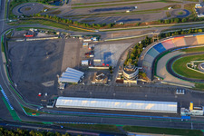 Vue aérienne de Voie des stands et centre du Bade-Wurtemberg au Motodrom Hockenheimring Baden-Württemberg à Hockenheim dans le département Bade-Wurtemberg, Allemagne