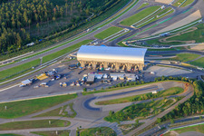Vue oblique de Tribune Est du Motodrom Hockenheimring Baden-Württemberg à Hockenheim dans le département Bade-Wurtemberg, Allemagne
