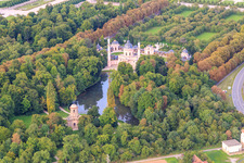 Photographie aérienne de Temple de Mercure et mosquée dans les jardins du palais de Schwetzingen à Schwetzingen dans le département Bade-Wurtemberg, Allemagne
