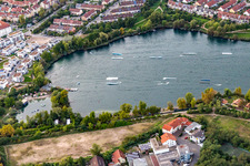 Vue aérienne de Centre de ski nautique et de wakeboard sur le lac Rheinau à le quartier Rheinau in Mannheim dans le département Bade-Wurtemberg, Allemagne