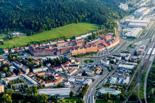Vue aérienne de Locaux de l'usine du fabricant pharmaceutique B. Braun Vet Care GmbH à Tuttlingen dans le département Bade-Wurtemberg, Allemagne