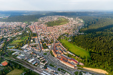 Vue aérienne de Locaux de l'usine du fabricant pharmaceutique B. Braun Vet Care GmbH à Tuttlingen dans le département Bade-Wurtemberg, Allemagne