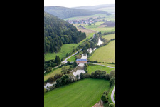Vue aérienne de Pont couvert historique sur le Danube à Zimmern à Immendingen dans le département Bade-Wurtemberg, Allemagne