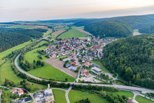 Vue aérienne de Quartier Kirchen in Geisingen dans le département Bade-Wurtemberg, Allemagne
