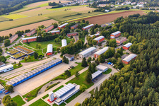 Vue aérienne de Caserne Staufer avec centre d'entraînement aux opérations spéciales sur l'aérodrome à Pfullendorf dans le département Bade-Wurtemberg, Allemagne