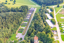 Vue aérienne de Champ de tir à la caserne Staufer avec centre d'entraînement aux opérations spéciales à le quartier Wattenreute in Pfullendorf dans le département Bade-Wurtemberg, Allemagne