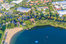 Lac de baignade à Bensheim dans le département Hesse, Allemagne d'en haut