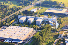 Vue aérienne de Bâtiment remarquable avec das inserat Verlag GmbH et AVL Zöllner GmbH à Bensheim dans le département Hesse, Allemagne