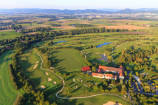 Vue oblique de Boutique de golf Gut Neuzenhof, restaurant Gut Neuzenhof et spa de jour Anke Bader au club de golf - Terrain de golf Heddesheim Gut Neuzenhof à Heddesheim dans le département Bade-Wurtemberg, Allemagne
