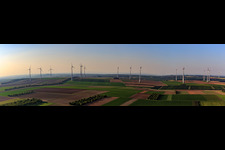 Vue aérienne de Parc éolien Hochborn-Gau-Heppenheim au nord de Bechtheim à le quartier Heßloch in Dittelsheim-Heßloch dans le département Rhénanie-Palatinat, Allemagne