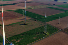 Photographie aérienne de Parc éolien de Hochborn-Gau-Heppenheim à Gau-Heppenheim dans le département Rhénanie-Palatinat, Allemagne