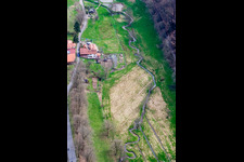 Vue aérienne de Gasthaus zur Schmelz à le quartier Hüttenthal in Mossautal dans le département Hesse, Allemagne