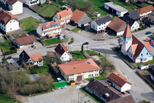 Vue aérienne de Vue des rues et des maisons des quartiers résidentiels à le quartier Affolterbach in Wald-Michelbach dans le département Hesse, Allemagne
