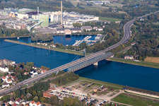 Vue aérienne de Pont sur le Rhin de Maxau depuis le sud-ouest à le quartier Maximiliansau in Wörth am Rhein dans le département Rhénanie-Palatinat, Allemagne