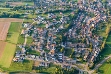 Vue aérienne de Montagne de Personne à le quartier Wilferdingen in Remchingen dans le département Bade-Wurtemberg, Allemagne