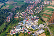 Vue aérienne de Zone industrielle Otto-Hahn-Straße à le quartier Dürrn in Ölbronn-Dürrn dans le département Bade-Wurtemberg, Allemagne