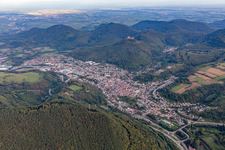 Annweiler am Trifels dans le département Rhénanie-Palatinat, Allemagne hors des airs