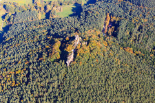 Vue oblique de Ruines du château de Drachenfels à Busenberg dans le département Rhénanie-Palatinat, Allemagne