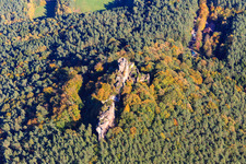 Ruines du château de Drachenfels à Busenberg dans le département Rhénanie-Palatinat, Allemagne d'en haut