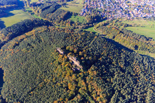 Ruines du château de Drachenfels à Busenberg dans le département Rhénanie-Palatinat, Allemagne d'en haut