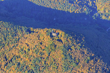 Photographie aérienne de Ruines du château de Ramburg sur le Ramberg à Ramberg dans le département Rhénanie-Palatinat, Allemagne
