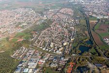 Vue aérienne de Vue des rues et des maisons dans les quartiers résidentiels à le quartier Sankt Ilgen in Leimen dans le département Bade-Wurtemberg, Allemagne