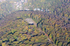 Vue aérienne de Cimetière d'honneur à le quartier Königstuhl in Heidelberg dans le département Bade-Wurtemberg, Allemagne