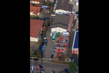 Vue aérienne de Barthelsmühlring avec échelle tournante atelier Beitel und Stier GmbH à le quartier Minderslachen in Kandel dans le département Rhénanie-Palatinat, Allemagne