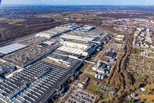 Photographie aérienne de Locaux de l'usine de fabrication de véhicules de l'usine Mercedes-Benz Rastatt à Rastatt dans le département Bade-Wurtemberg, Allemagne