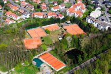 Club de tennis à Jockgrim dans le département Rhénanie-Palatinat, Allemagne hors des airs