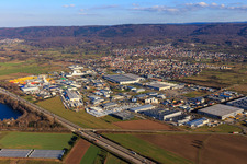 Vue aérienne de Zone industrielle au-delà de l'A5 depuis le sud-ouest avec DACHSER SE, Seifert Logistics Group, CTDI GmbH et Transport Betz Logistik GmbH à Malsch dans le département Bade-Wurtemberg, Allemagne