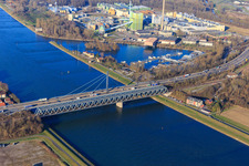 Vue aérienne de Ponts du Rhin à le quartier Maximiliansau in Wörth am Rhein dans le département Rhénanie-Palatinat, Allemagne