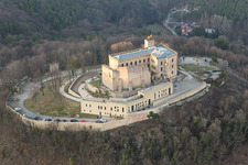 Vue aérienne de Oberhambach, Château de Hambach à le quartier Diedesfeld in Neustadt an der Weinstraße dans le département Rhénanie-Palatinat, Allemagne